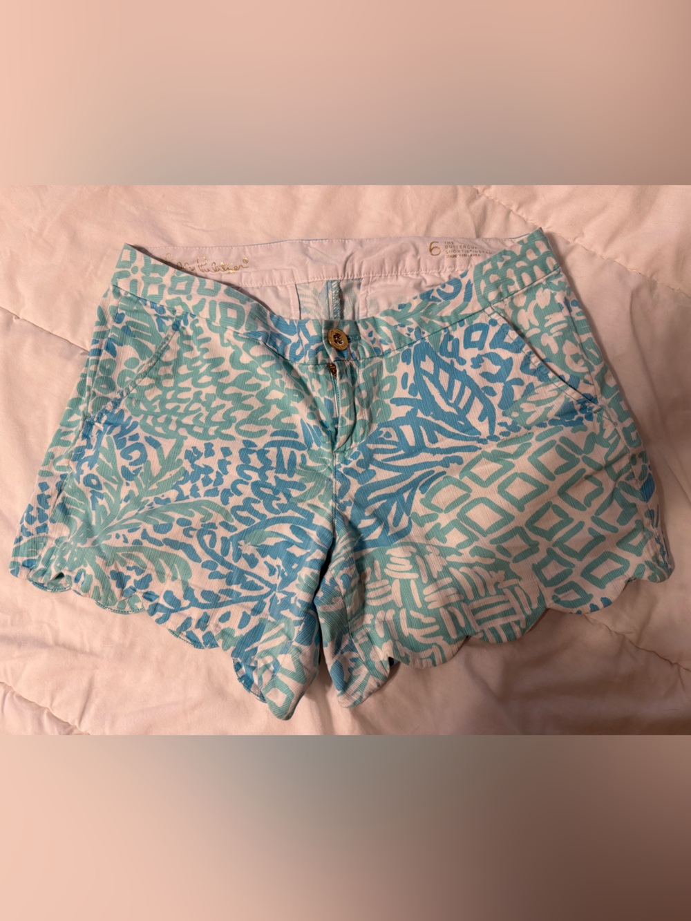 Lilly Pulitzer The Buttercup Short 5” inseam Scalloped Hem Printed Shorts - Picture 2 of 7